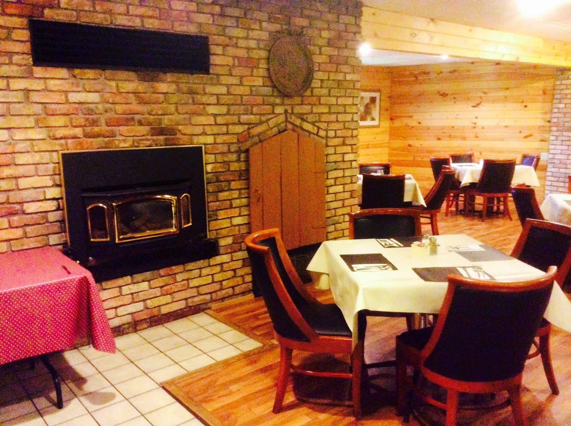 Forty Club Inn Deerwood Εξωτερικό φωτογραφία