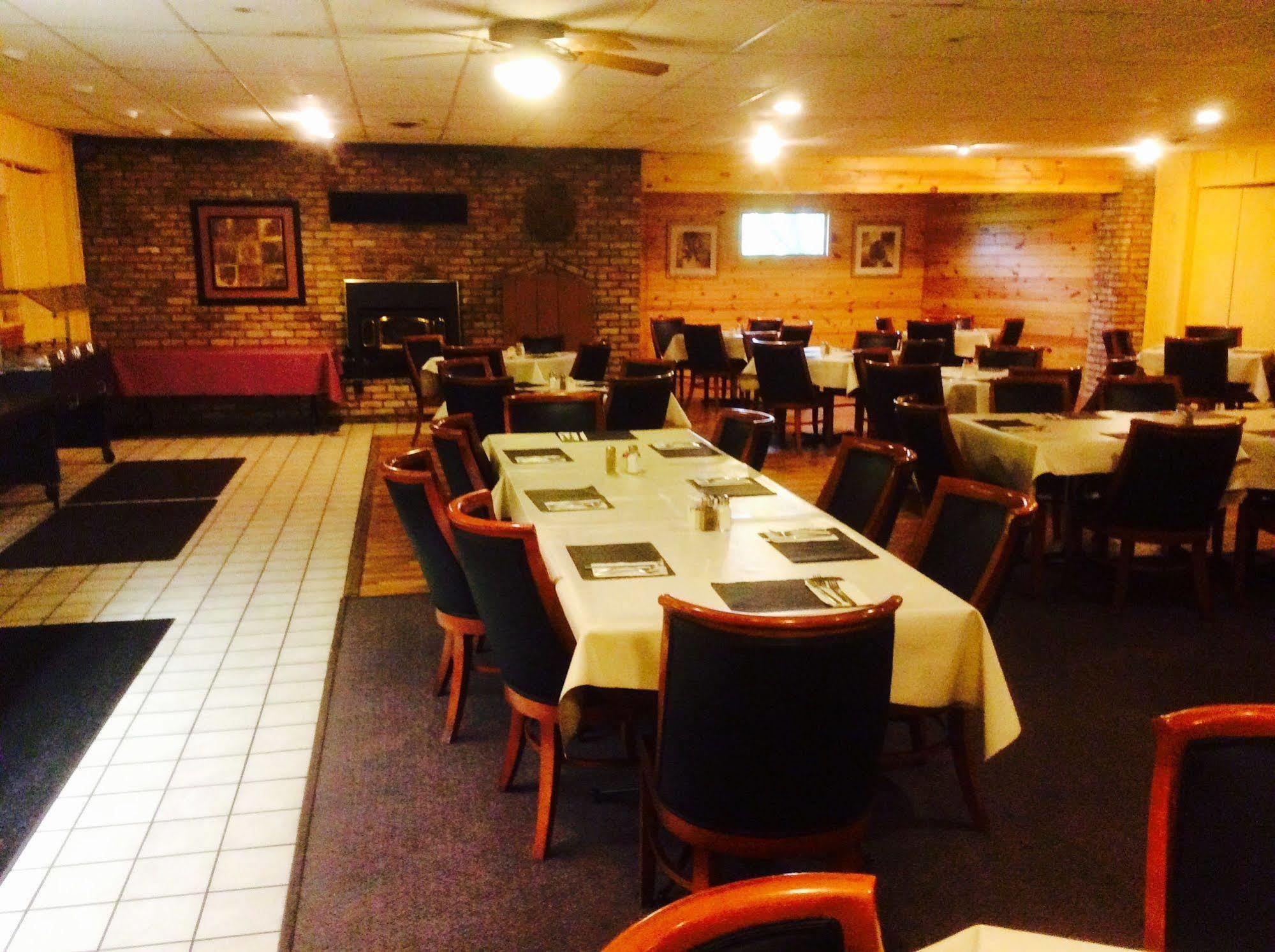 Forty Club Inn Deerwood Εξωτερικό φωτογραφία